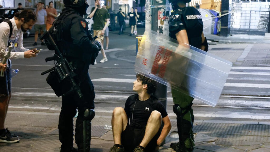 Serbia: continúan las protestas antigubernamentales, se registran incidentes en varias ciudades