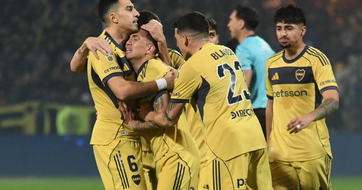 Alan Velasco también se descargó: se puso a llorar después de convertir su primer gol con la camiseta de Boca ante Ind. Rivadavia