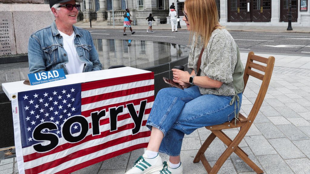 Trump en Escocia: "oficina de disculpas" como gesto simbólico de un artista estadounidense