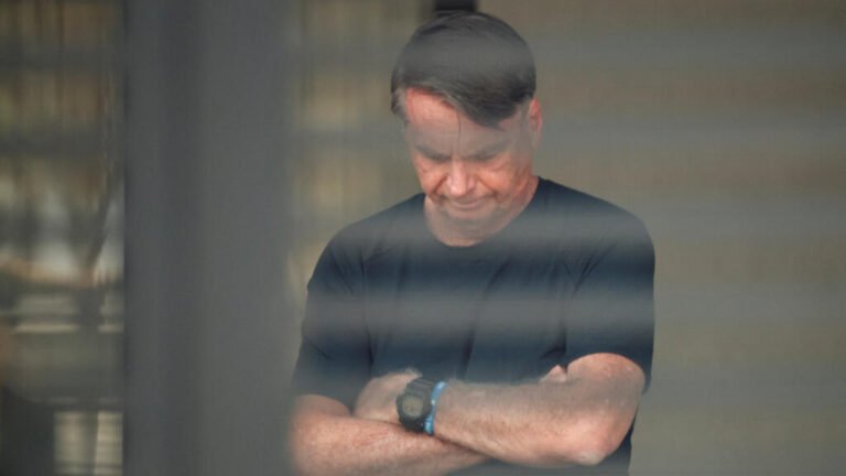 Bolsonaro, vigilado día y noche por “riesgo de fuga” previo al término de su juicio por golpismo