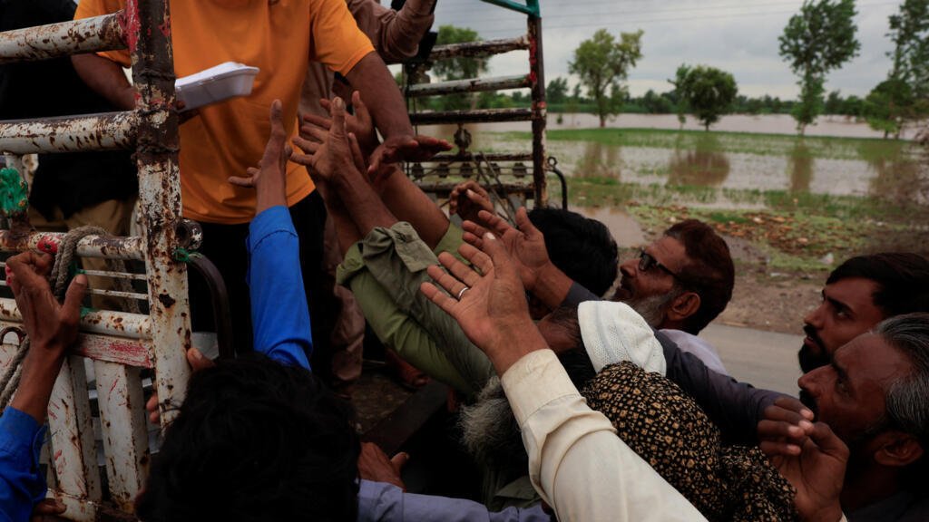 Pakistán: lluvias torrenciales dejan casi medio millón de evacuados en Punyab