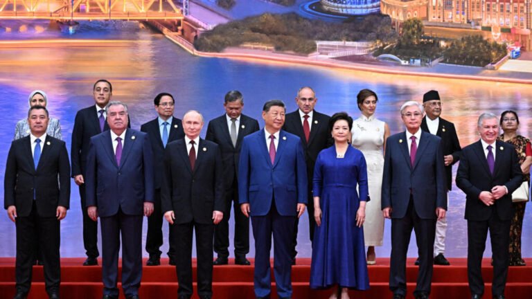 Xi Jinping orquesta cumbre de 20 países euroasiáticos en una demostración de unidad del Sur Global