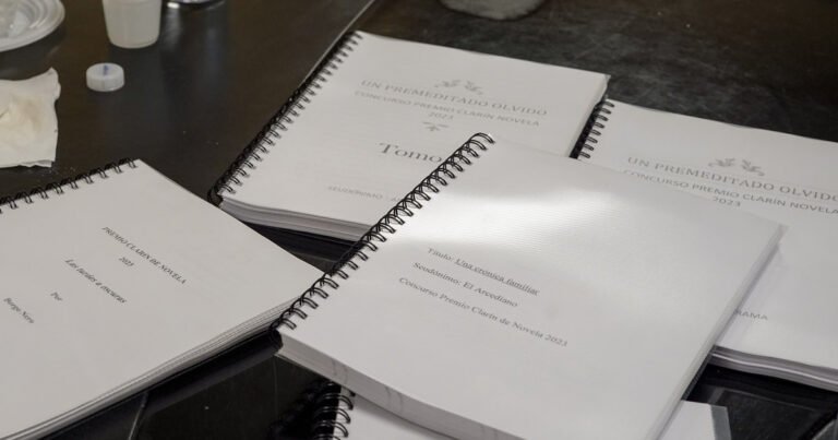 Participación récord en el Premio Clarín Novela: llegaron 1284 manuscritos