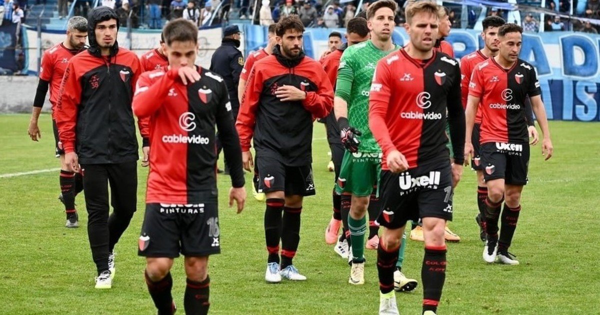 Fueron gigantes en la A y hoy sufren en la B:  las duras realidades de Colón, Quilmes, Ferro y Arsenal, en llamas y al borde de otro descenso