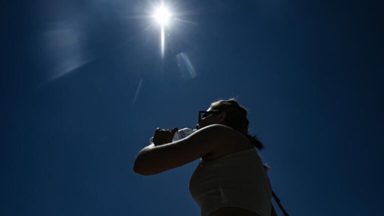 El planeta enfrenta su tercer julio más caliente en 2025