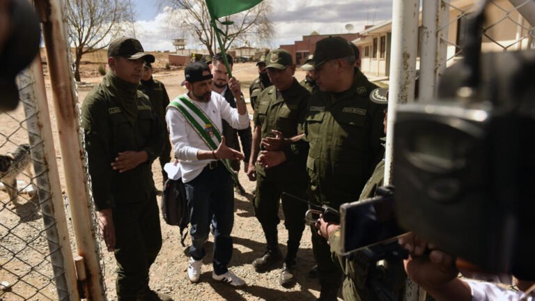 Bolivia: el líder opositor Luis Fernando Camacho es excarcelado tras la primera vuelta presidencial