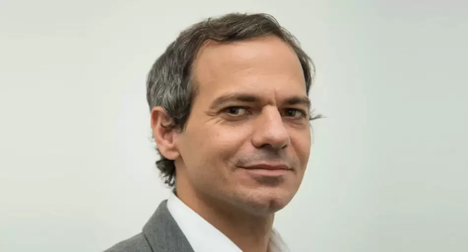 30 frases filosas de Lucas Llach: Milei, el dólar, los jubilados y el miedo a flotar