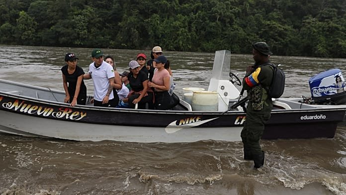 El Gobierno de Colombia exige la liberación de los 34 militares "secuestrados" por campesinos