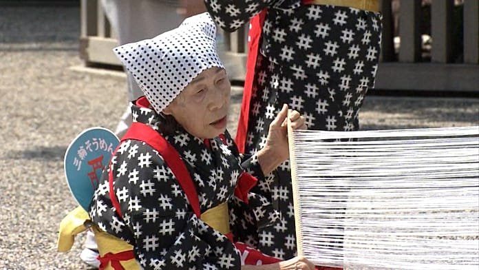Los fabricantes de somen en el oeste de Japón cierran la temporada con una ceremonia cultural