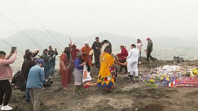 NO COMMENT: Así  intervienen los chamanes en la disputa entre Perú y Colombia por una isla