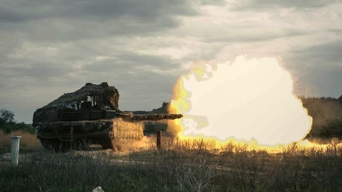 Rusia sigue bombardeando ciudades ucranianas tras las conversación con Trump y mata a 5 personas