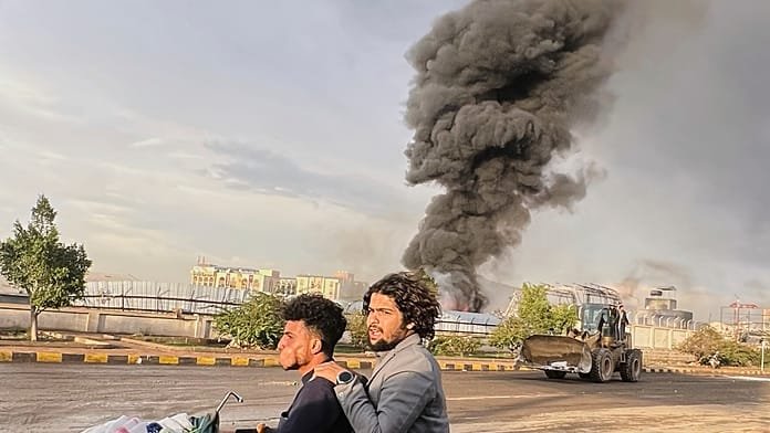 Ataques aéreos israelíes contra los hutíes apoyados por Irán sacuden la capital de Yemen