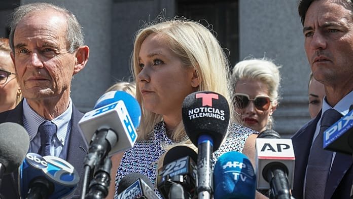 'La chica de nadie': Las memorias de Virginia Giuffre prometen detalles perturbadores sobre Epstein