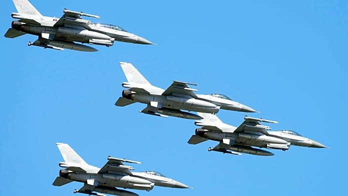 Muere un piloto tras estrellarse un F-16 en Polonia