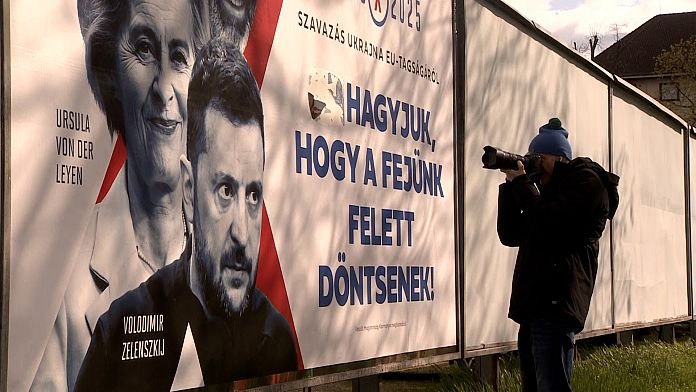 Hungría: Éxito de la campaña para la retirada de carteles políticos de odio en los espacios públicos