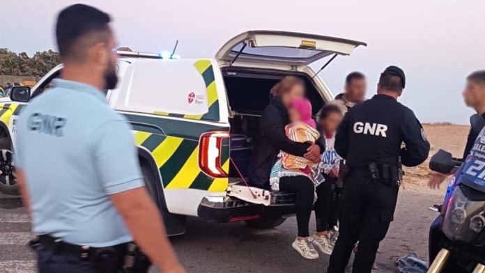 Los inmigrantes que llegaron en patera al Algarve (Portugal) serán extraditados