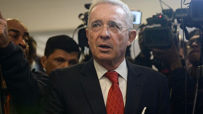 El expresidente de Colombia Álvaro Uribe es condenado a 12 años de prisión domiciliaria