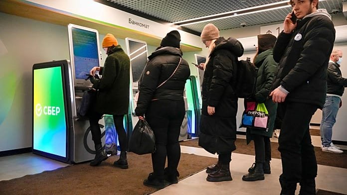 La presión sobre la economía rusa se intensifica y amenaza con déficit y subidas de impuestos