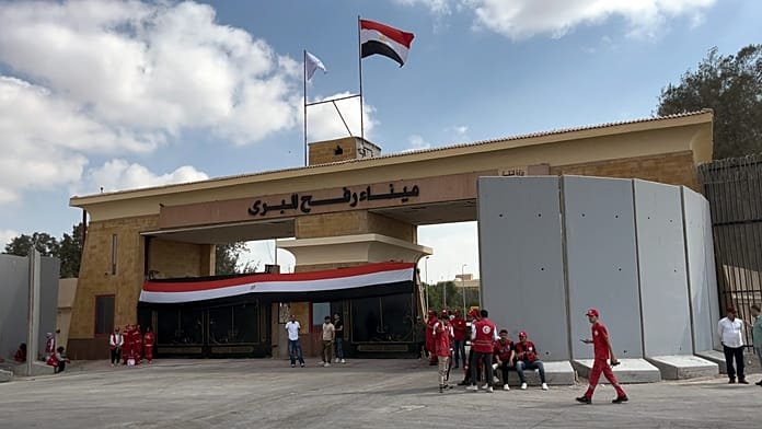 Viaje al paso fronterizo de Rafah, la zona cero de la ayuda humanitaria bloqueada por Israel