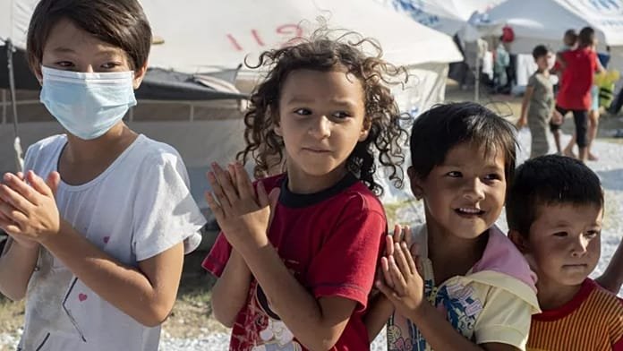 Grecia establece exámenes médicos y psiquiátricos para confirmar que los solicitantes de asilo son menores de edad