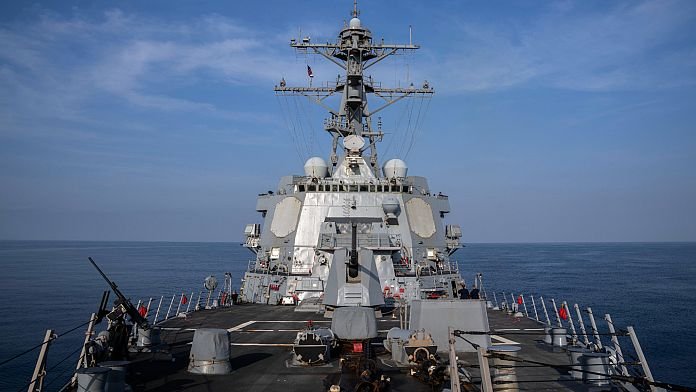 EE.UU. habría desplegado 3 buques con 4.000 soldados cerca de Venezuela para frenar el narcotráfico