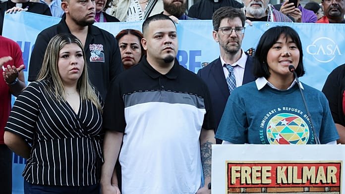 Kilmar Abrego García, símbolo migratorio, enfrenta su deportación inminente a Uganda