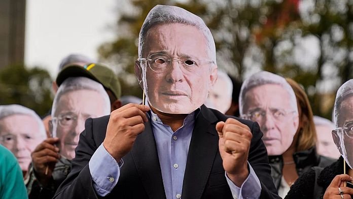 El expresidente Uribe y la derecha colombiana acusan a Petro de instigar la muerte de Miguel Uribe