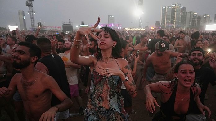 NO COMMENT: Supervivientes se reúnen para recordar a las víctimas del ataque de Hamas