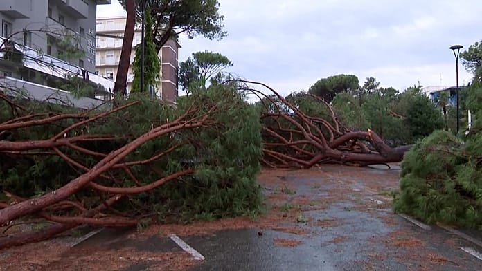 NO COMMENT: Una violenta tormenta azota la costa adriática de Italia provocando graves daños