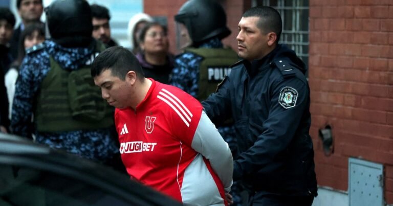 Dónde pasarán la noche los hinchas chilenos detenidos por la barbarie en Independiente vs Universidad de Chile por la Copa Sudamericana