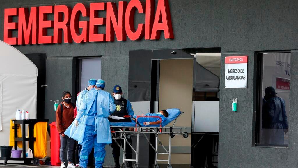 Médicos de Ecuador piden declarar emergencia en sistema de salud tras muerte de 12 bebés en un hospital