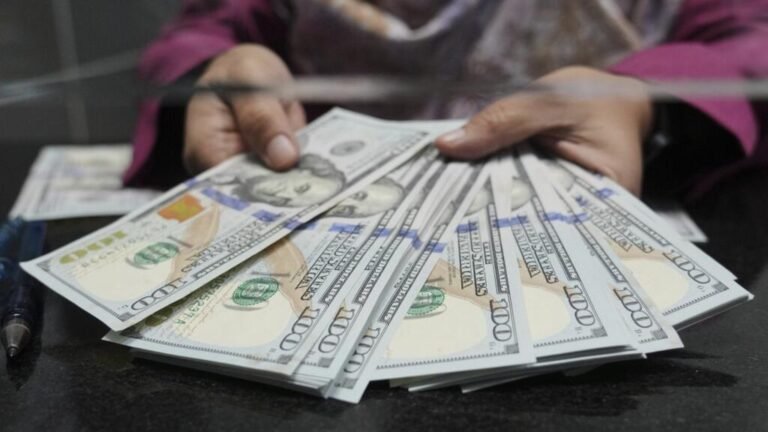 EE. UU. exigirá depósito de hasta 15.000 dólares para turistas proclives a quedarse indebidamente