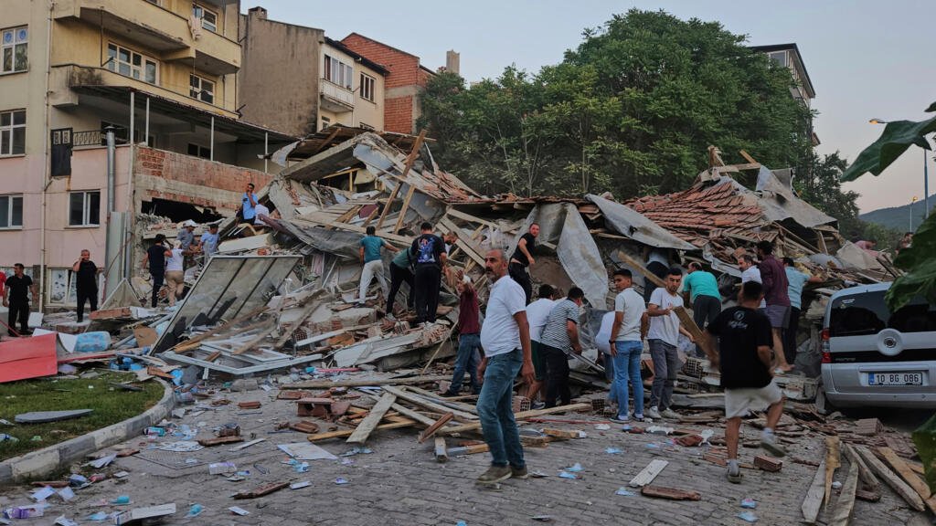 Turquía: terremoto de magnitud 6,1 sacude el noroeste del país y deja heridos y derrumbes