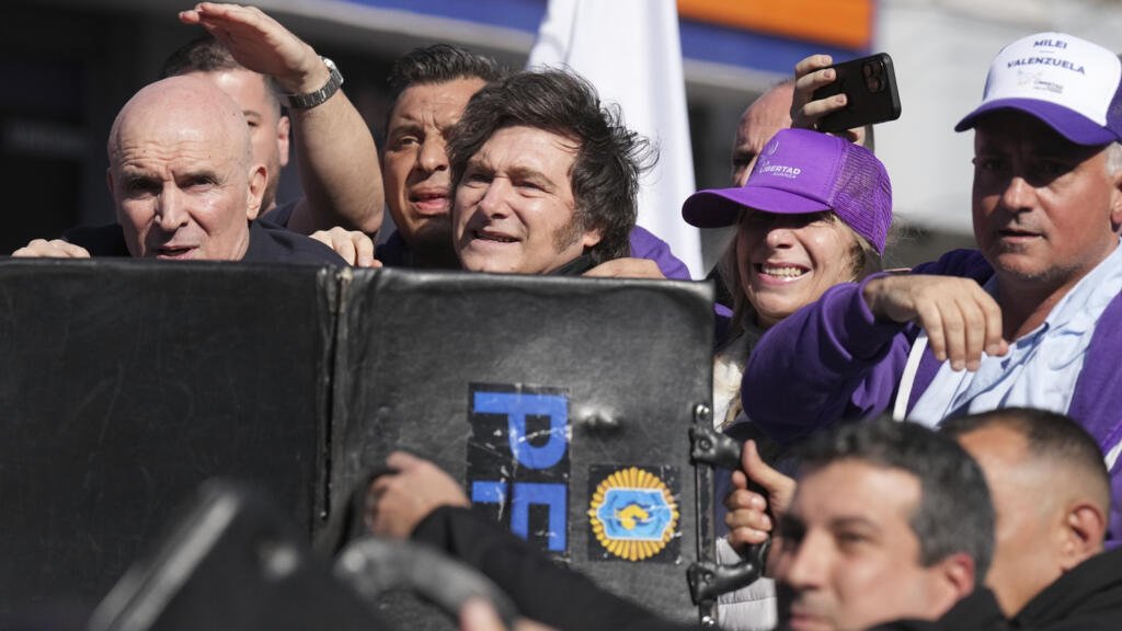 Argentina: así fue la agresión de manifestantes a Milei, de cara a las elecciones provinciales