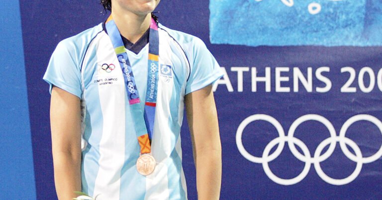 Georgina Bardach, emocionada por el título mundial juvenil de Agostina Hein, a Clarín: "Estoy chocha de que me haya sacado el récord; ojalá que la cuiden"