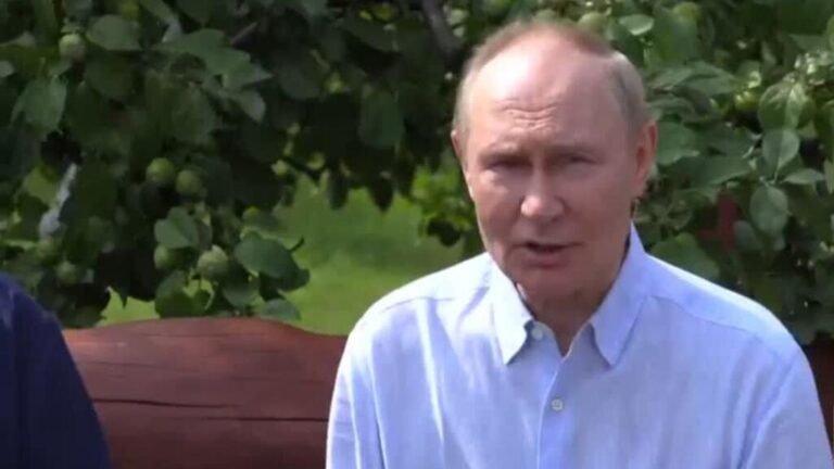 Putin se reúne con Lukashenko y asegura que no cambiará condiciones para tregua en Ucrania