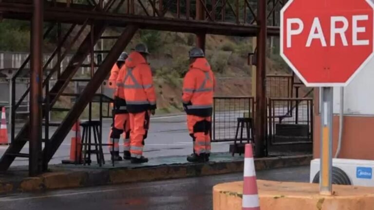 Un muerto y cinco personas atrapadas en Chile tras un derrumbe en mina subterránea