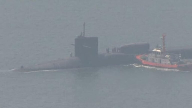 Trump anuncia reubicación de submarinos tras comentarios "provocadores" de expresidente ruso