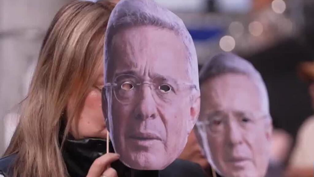 Colombia dividida tras anuncio de condena de expresidente Uribe