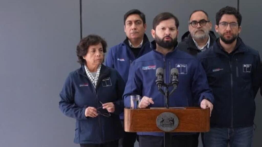 Chile se apresura a rescatar a mineros atrapados a 1.200 metros bajo tierra