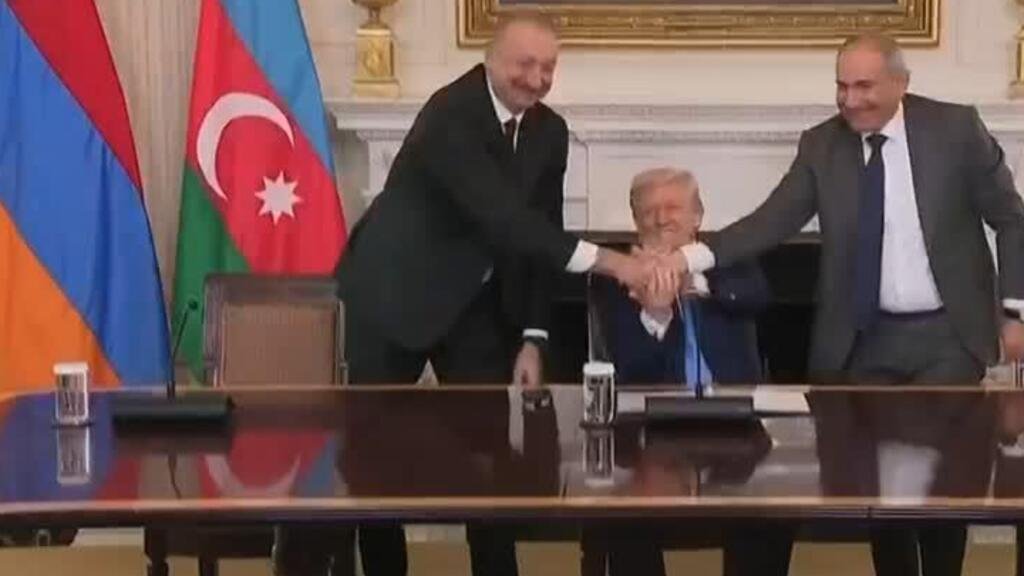 Azerbaiyán y Armenia firman histórico compromiso con la búsqueda de paz