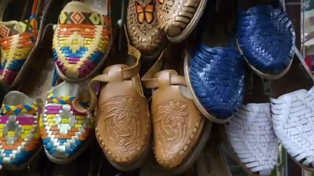 Acusan a Adidas de apropiación cultural por sandalias inspiradas en huaraches mexicanos