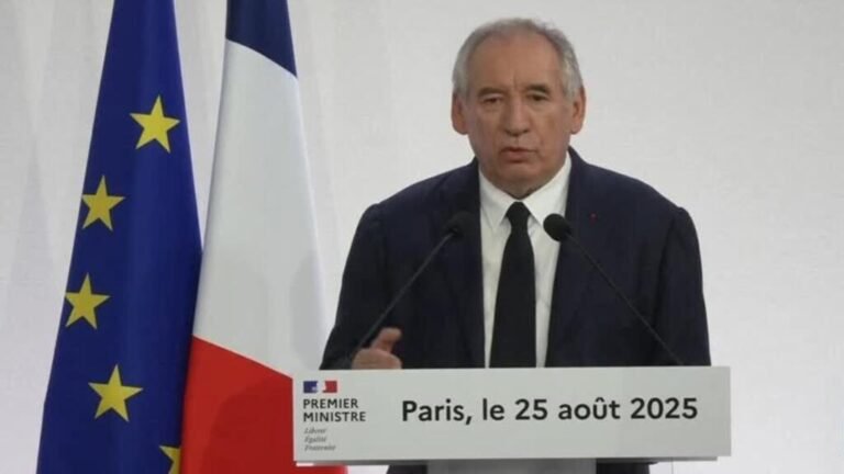 ¿Una caída anunciada?: oposición rechaza moción de confianza de François Bayrou