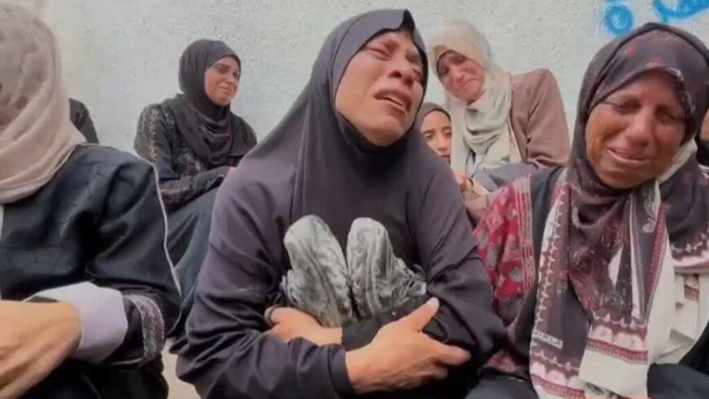 Ciudad de Gaza despide a sus muertos entre el hambre y el asedio israelí