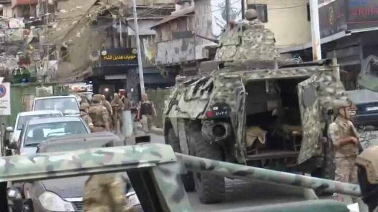 Ejército libanés recibe armas de grupos palestinos en campos de refugiados de Beirut