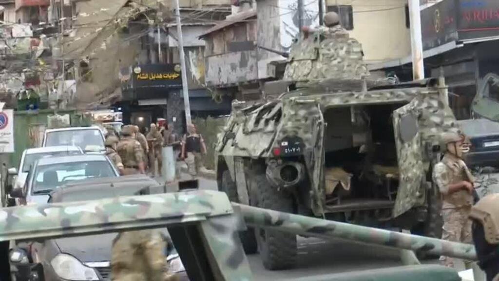 Ejército libanés recibe armas de grupos palestinos en campos de refugiados de Beirut