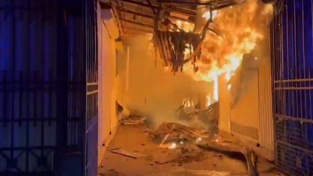 Persisten bombardeos en Ucrania con reunión Trump – Zelenski como telón de fondo