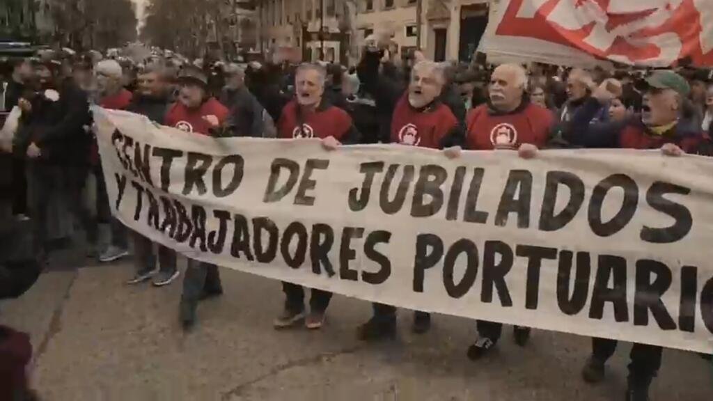 Argentina aprueba veto de Milei al aumento de pensiones