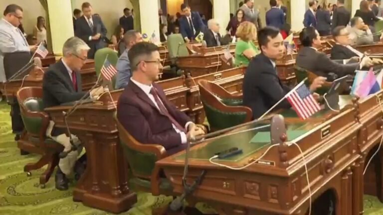 California modifica mapas electorales; demócratas podrían ganar cinco escaños más en la Cámara