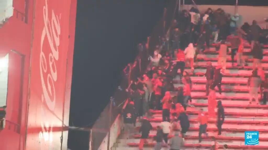 Hinchas chilenos heridos en un violento enfrentamiento en un estadio argentino